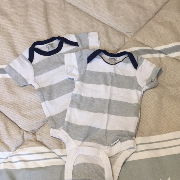 5 Onesies - Picture 5 of 5